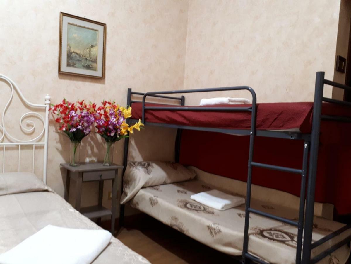 Botel Inn Róma Kültér fotó