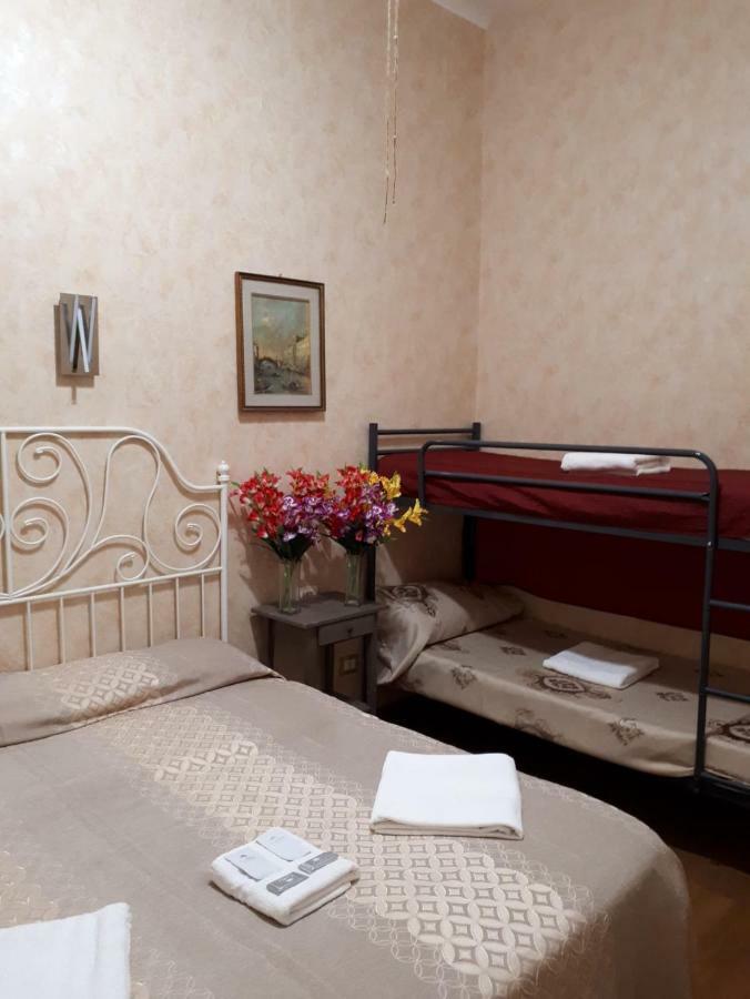 Botel Inn Róma Kültér fotó